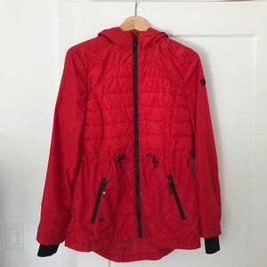 🎉🎊HP🎊🎉Like New! Beautiful Red MICHAEL KORS lightweight jacket w/hood & logo.